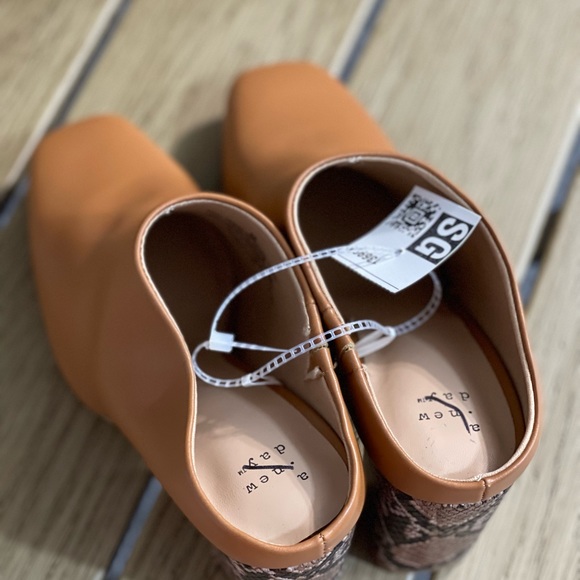 Paula Mule Heels- A New Day Size 9 New Cognac Brown Snakeskin Like Heels - Picture 4 of 10